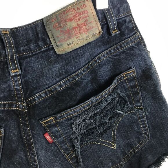 Levi’s Denim Hi Waisted Mom Jeans Stud Ripped - Picture 6 of 6